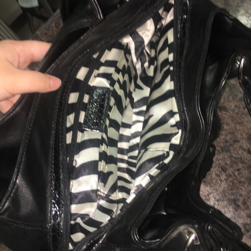 Black Women's Ruffled Shoulder Bag - Picture 3 of 4